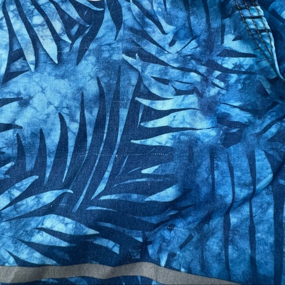 Speedo Blue Palm Clouds Swim Trunks 8” Size M - Picture 9 of 12
